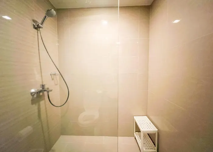 Stylish 1br In Bgc Uptown & Mitsukoshi #upt126d *